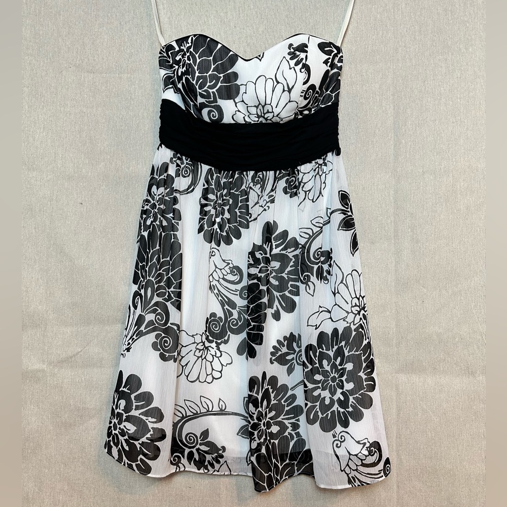 White House Black Market Strapless Floral Print Cocktail Dress Size 2
